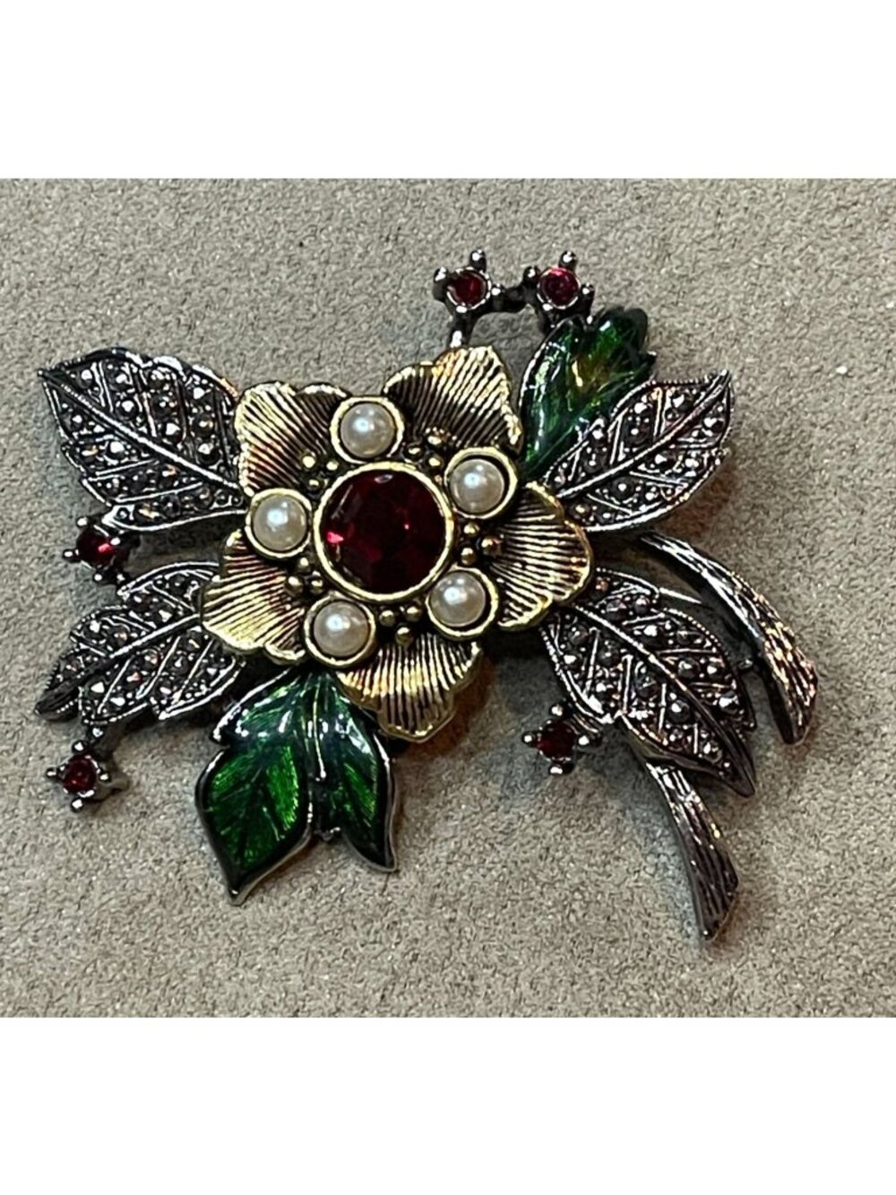 Vtg 90s Avon Christmas Poinsettia Floral Brooch Pin Red Rhinestones Faux Pearls